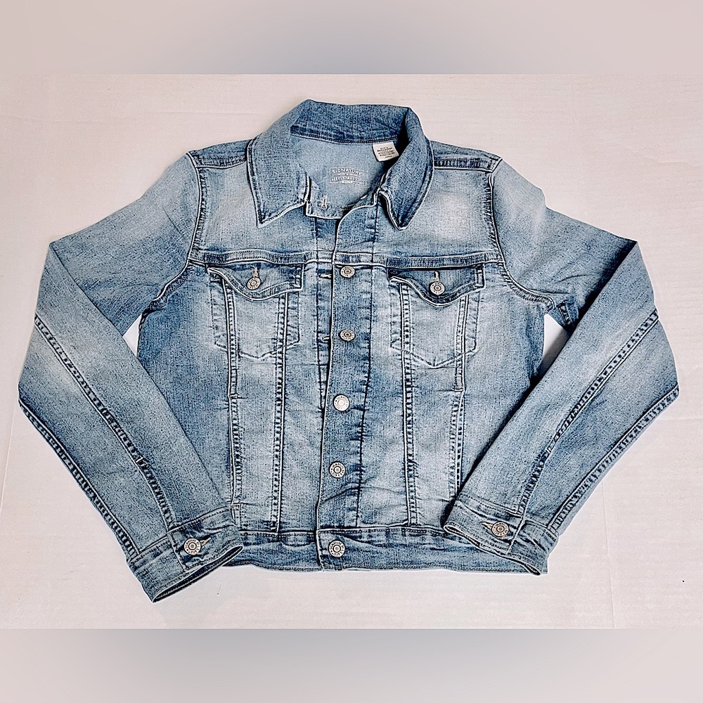 NWOT Signature Levi Strauss GOLD Women’s Light Blue Denim Jacket.      SIZE S